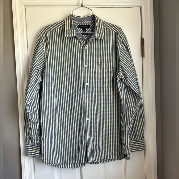 Tommy Hilfiger Other - Tommy Hilfiger Button Shirt classic fit size large 100% cotton